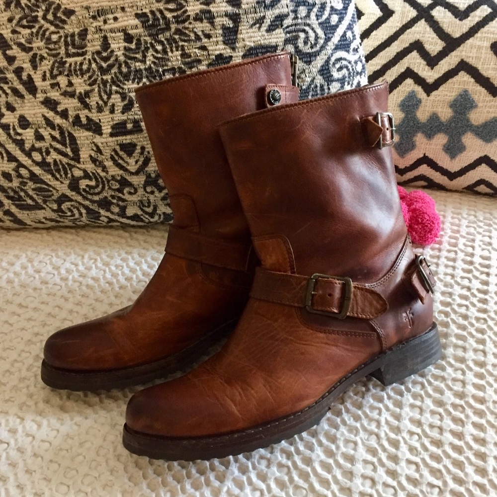 Frye Veronica Short Buckle Zip Cognac Leather Boot